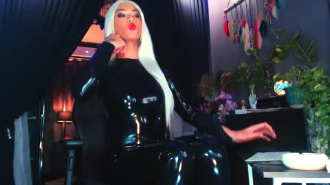 Snapshot of thalia_saint chatting on September 22, 7:35 am Thalia Saint online show from September 22, 7:35 am