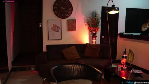 Snapshot of thea_ome chatting on December 20, 12:19 am Thea online show from December 20, 12:19 am