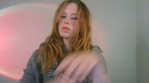 Snapshot of thedollxxxperience chatting on December 11, 7:03 pm Yolanda online show from December 11, 7:03 pm