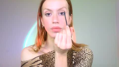 Snapshot of thedollxxxperience chatting on January 28, 5:24 pm Yolanda online show from January 28, 5:24 pm