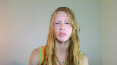 Snapshot of thedollxxxperience chatting on October 2, 7:57 pm Yolanda online show from October 2, 7:57 pm