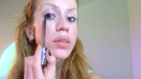 Yolanda online show from October 18, 8:45 pm