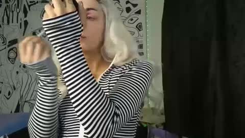 Snapshot of thematryoshka chatting on September 12, 2:20 am Lucy Lucy online show from September 12, 2:20 am