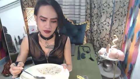 Snapshot of thenchantressduo69 chatting on January 8, 2:35 pm Anne online show from January 8, 2:35 pm