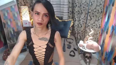 Snapshot of thenchantressduo69 chatting on February 17, 5:32 pm Anne online show from February 17, 5:32 pm