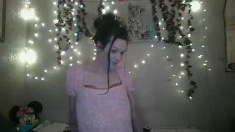 sillymillie0 online show from January 14, 2:19 am
