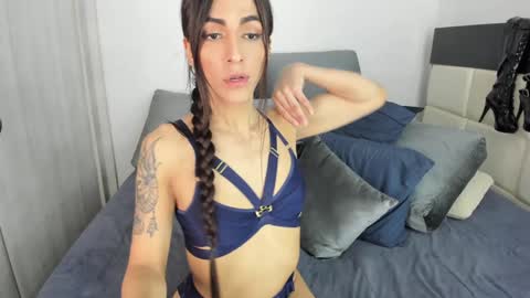Snapshot of thesquadsex04 chatting on December 2, 12:46 pm Camila online show from December 2, 12:46 pm