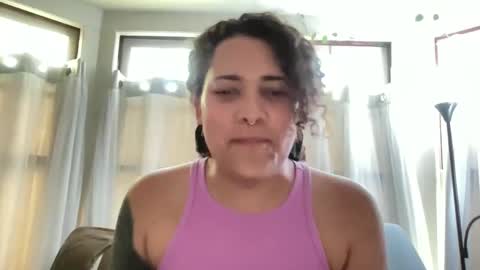 Snapshot of thethiccilakeshow chatting on October 1, 3:18 am thethiccilakeshow online show from October 1, 3:18 am
