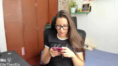 Snapshot of thetropicalseduction chatting on October 10, 3:02 pm Nicole TheyElleElu online show from October 10, 3:02 pm