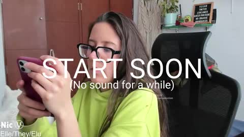 Nicole   TheyElleElu online show from October 21, 2:51 pm