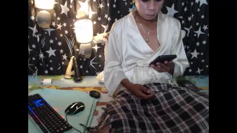 Snapshot of thick_bigcock13 chatting on December 17, 7:29 am gil online show from December 17, 7:29 am