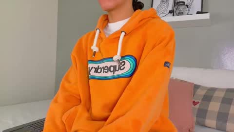 Snapshot of tiana_cinnamon chatting on September 22, 7:30 pm TIANA online show from September 22, 7:30 pm