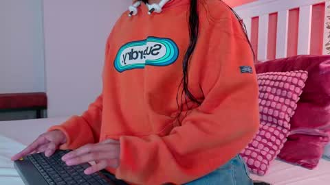 Snapshot of tiana_cinnamon chatting on October 8, 7:37 pm TIANA online show from October 8, 7:37 pm