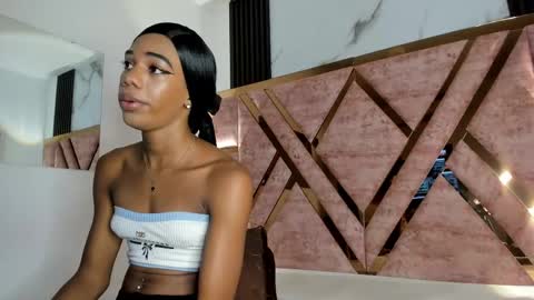 Snapshot of tifany_bigdick chatting on September 16, 6:34 pm Tifanny online show from September 16, 6:34 pm