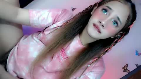 Snapshot of timea_slut69xx chatting on February 19, 6:22 am Happy Birthday To Me online show from February 19, 6:22 am