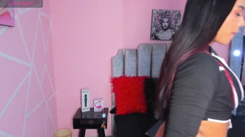 Snapshot of tina_noa chatting on February 12, 3:40 am Tina noa online show from February 12, 3:40 am