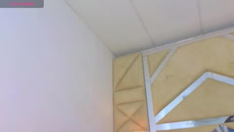 Snapshot of tiphani_walker_ chatting on October 9, 2:24 am Tiphani Walker online show from October 9, 2:24 am