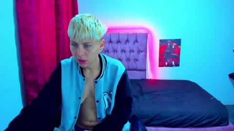 Snapshot of tomboygirl69 chatting on January 25, 6:32 pm tomboygirl69 online show from January 25, 6:32 pm