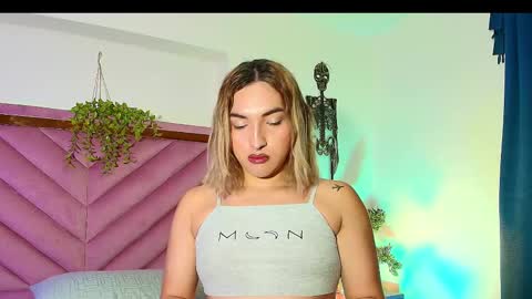   online show from October 4, 1:34 pm