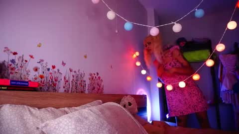 Snapshot of trans_ballerina chatting on March 6, 11:32 am trans ballerina online show from March 6, 11:32 am
