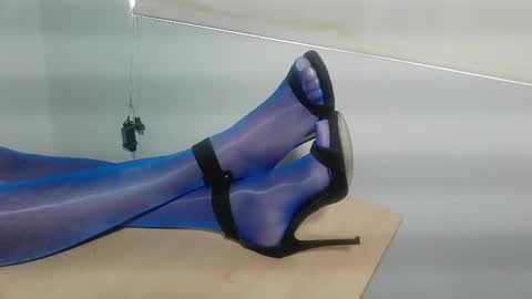 Snapshot of trans_selena chatting on October 9, 4:52 pm Sexy Selena 1203 online show from October 9, 4:52 pm