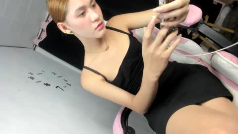 Snapshot of transbigcockrhian chatting on February 12, 2:33 pm Rhiane online show from February 12, 2:33 pm