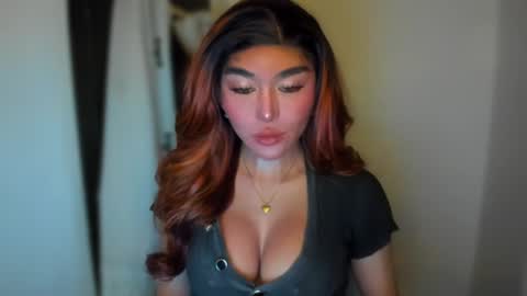 Snapshot of transnextdoor_ chatting on December 5, 3:44 pm ALMIGHTY GODDESS VALENTINA online show from December 5, 3:44 pm