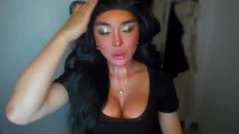 Snapshot of transnextdoor_ chatting on December 8, 11:19 pm ALMIGHTY GODDESS VALENTINA online show from December 8, 11:19 pm