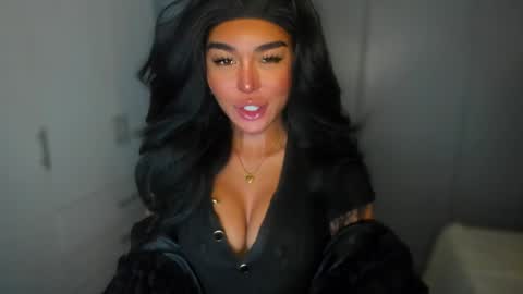 Snapshot of transnextdoor_ chatting on December 24, 3:38 am ALMIGHTY GODDESS VALENTINA online show from December 24, 3:38 am