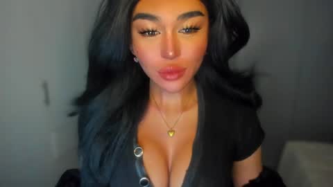 Snapshot of transnextdoor_ chatting on December 25, 5:47 pm ALMIGHTY GODDESS VALENTINA online show from December 25, 5:47 pm