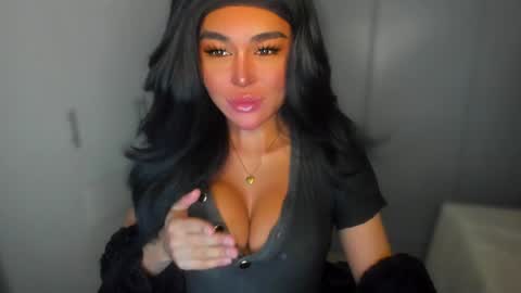 Snapshot of transnextdoor_ chatting on December 27, 9:11 pm ALMIGHTY GODDESS VALENTINA online show from December 27, 9:11 pm