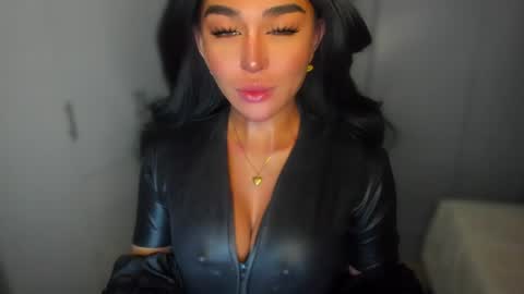 Snapshot of transnextdoor_ chatting on December 29, 6:38 pm ALMIGHTY GODDESS VALENTINA online show from December 29, 6:38 pm