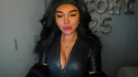 Snapshot of transnextdoor_ chatting on January 1, 2:42 pm ALMIGHTY GODDESS VALENTINA online show from January 1, 2:42 pm