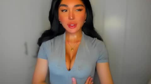 Snapshot of transnextdoor_ chatting on January 24, 7:39 pm ALMIGHTY GODDESS VALENTINA online show from January 24, 7:39 pm