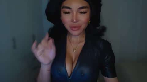 Snapshot of transnextdoor_ chatting on February 15, 10:43 pm ALMIGHTY GODDESS VALENTINA online show from February 15, 10:43 pm