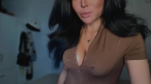 Snapshot of transnextdoor_ chatting on March 1, 1:32 am ALMIGHTY GODDESS VALENTINA online show from March 1, 1:32 am