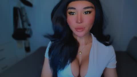 Snapshot of transnextdoor_ chatting on March 10, 5:00 am ALMIGHTY GODDESS VALENTINA online show from March 10, 5:00 am