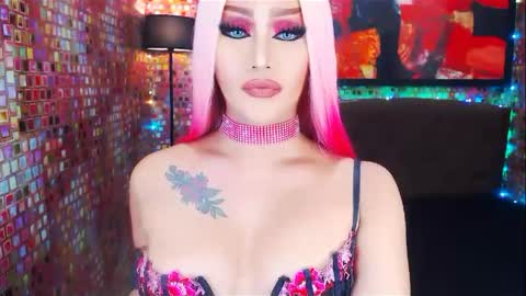 Snapshot of transplayfullolivia chatting on February 8, 10:51 pm KYLIE BELLA TS online show from February 8, 10:51 pm