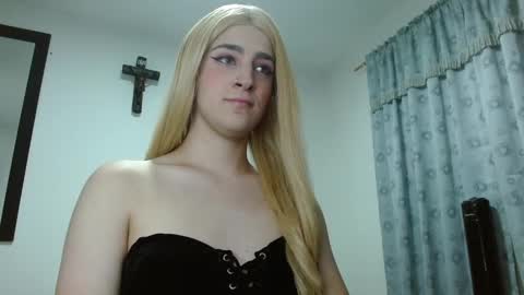 Snapshot of triana_damelio chatting on December 19, 6:56 pm triana_damelio online show from December 19, 6:56 pm