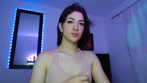 Snapshot of triana_damelio chatting on September 27, 12:36 pm triana_damelio online show from September 27, 12:36 pm