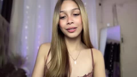 Snapshot of triana_ortega chatting on December 17, 8:10 pm Triana online show from December 17, 8:10 pm