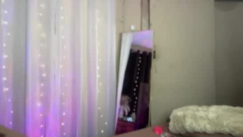 Snapshot of triana_ortega chatting on December 28, 5:25 pm Triana online show from December 28, 5:25 pm