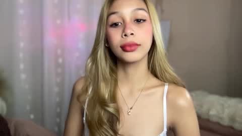 Snapshot of triana_ortega chatting on February 9, 2:18 pm Triana online show from February 9, 2:18 pm