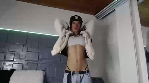 Snapshot of trinity_knox chatting on September 24, 4:24 pm trinity_knox online show from September 24, 4:24 pm