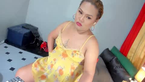 Snapshot of trippidarets05 chatting on February 21, 5:09 pm IVY online show from February 21, 5:09 pm