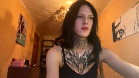 Snapshot of tristalevy chatting on October 7, 5:19 am Sofa Im new here and so far I do not take off the panties online show from October 7, 5:19 am