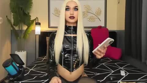 Snapshot of ts_elijah chatting on January 28, 4:29 am Saskia online show from January 28, 4:29 am