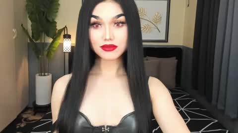 Snapshot of ts_elijah chatting on February 15, 8:23 pm Saskia online show from February 15, 8:23 pm
