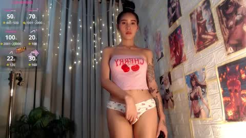 Snapshot of ts_pinayfoxxy18 chatting on February 24, 10:47 pm kenzie online show from February 24, 10:47 pm