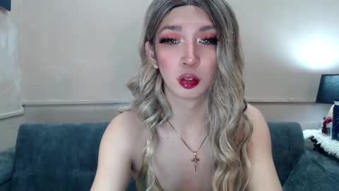 Snapshot of tscassieclassy_xx chatting on March 5, 5:02 pm Cassie online show from March 5, 5:02 pm